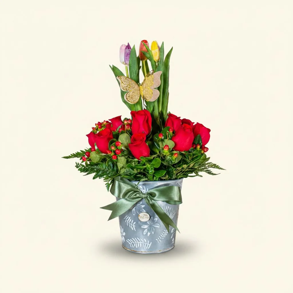Arreglo Directa en pedestal metálico con tulipanes y rosas · Mely Flor
