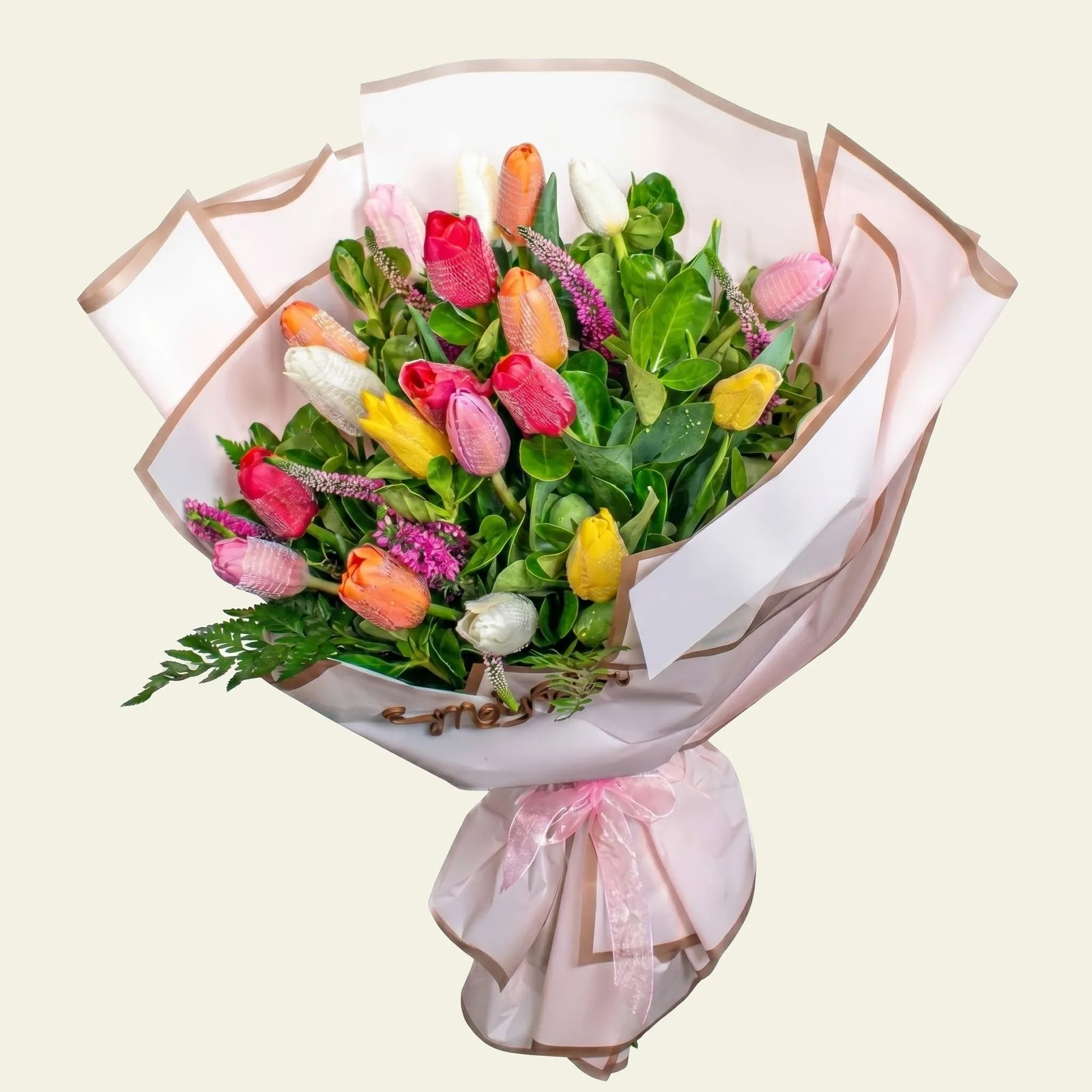 Ramo Elegante de tulipanes con follajes · Mely Flor