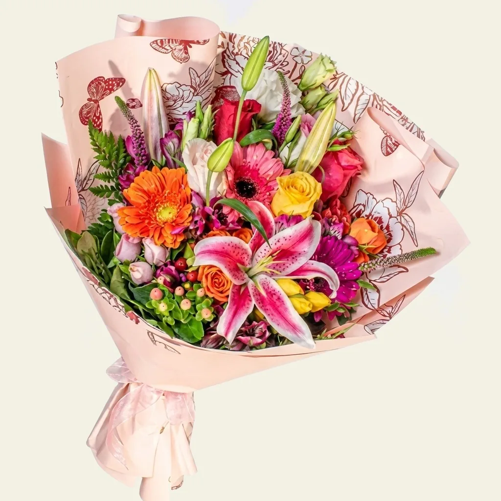 Ramo Extrovertida mix de flores con follajes · Mely Flor