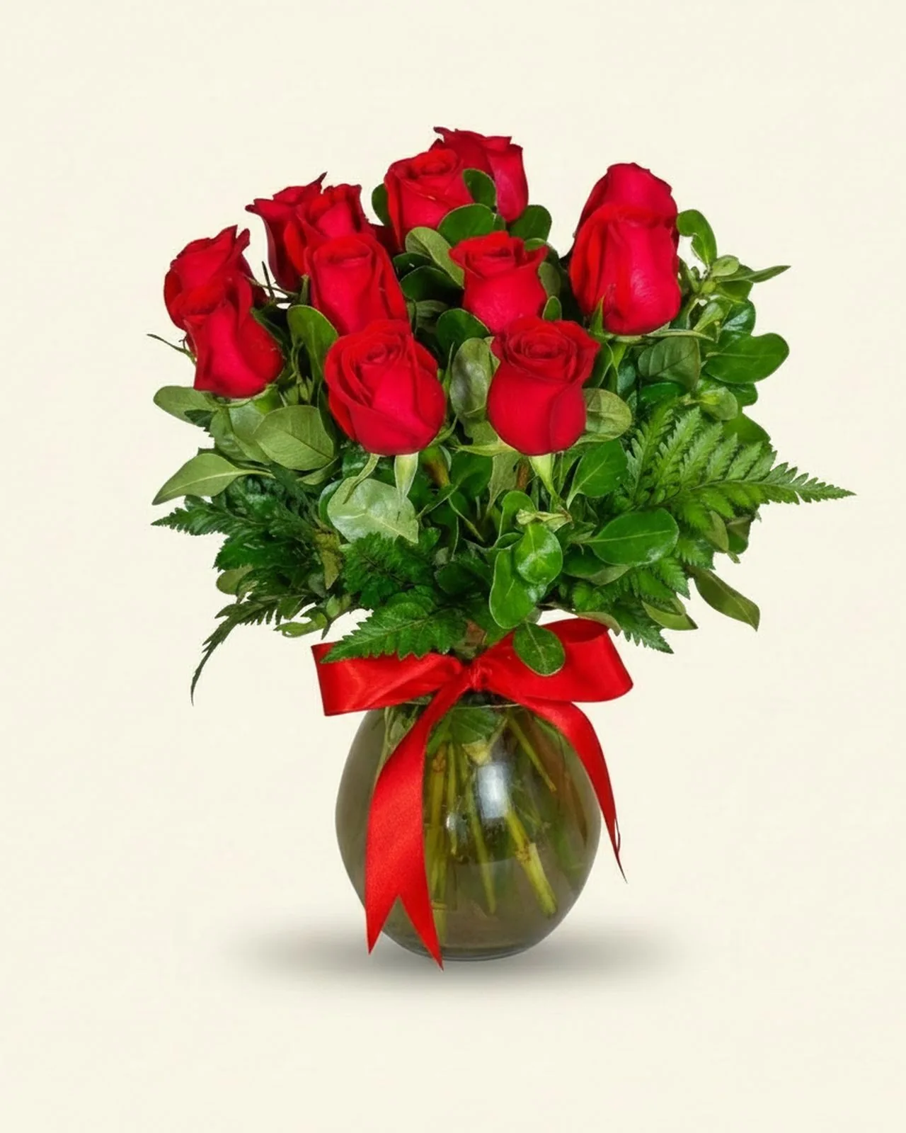 Arreglo Reina en vaso de vidrio con 12 rosas rojas · Mely Flor